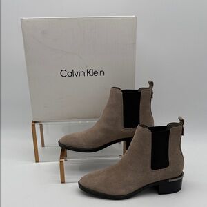 Calvin Klein Demmie Suede Ankle Boot Light Grey